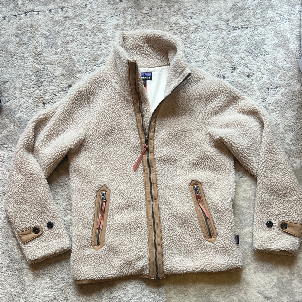 Patagonia Tan Fleece Jacket with Brown Accents